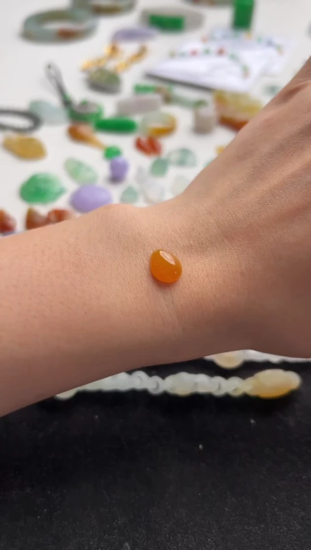 定制翡翠未镶嵌黄随行2600