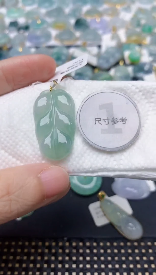 颈饰18K金镶嵌翡翠天然缅甸A货翡翠