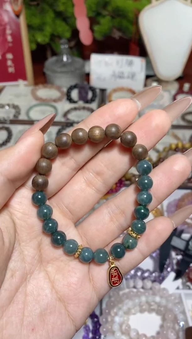 【闪购商品】水晶手串未镶嵌蓝水翡翠搭配老山檀