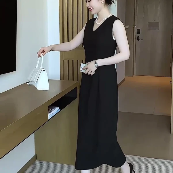 【连衣裙】2025夏季新款气质轻奢时尚百搭女装设计感显瘦收腰连衣裙
