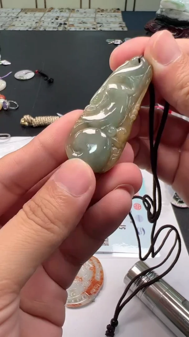 翡翠未镶嵌颈饰多样性发货，发其一