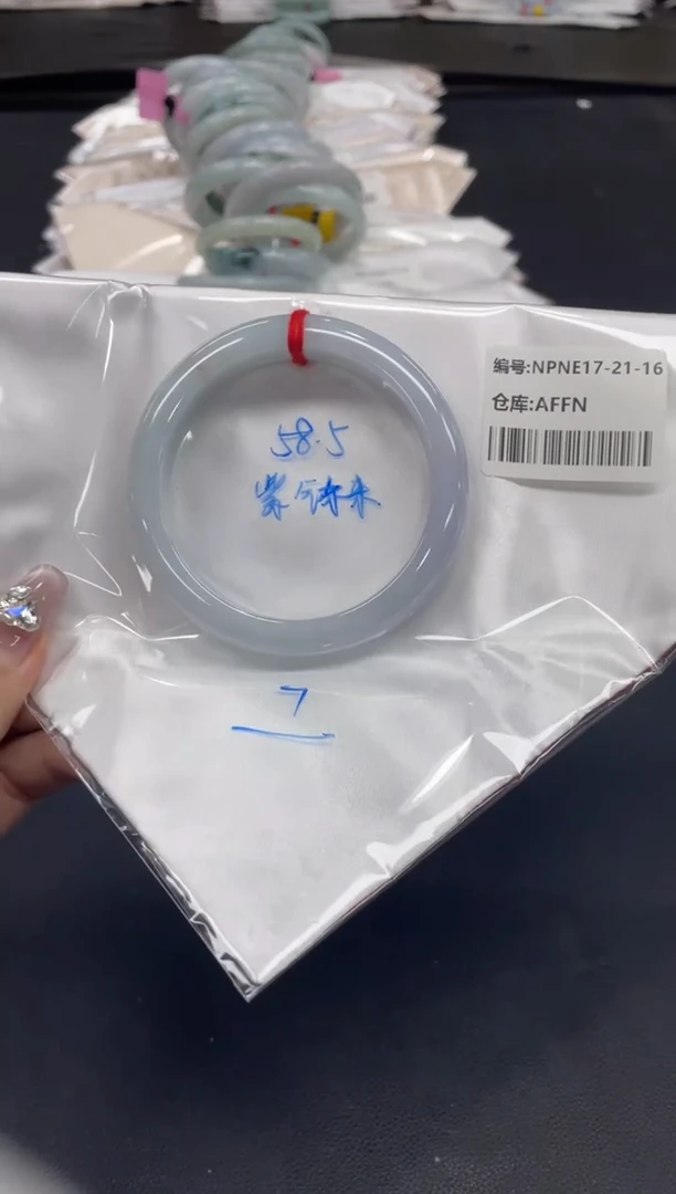 未镶嵌手镯翡翠翡翠手镯