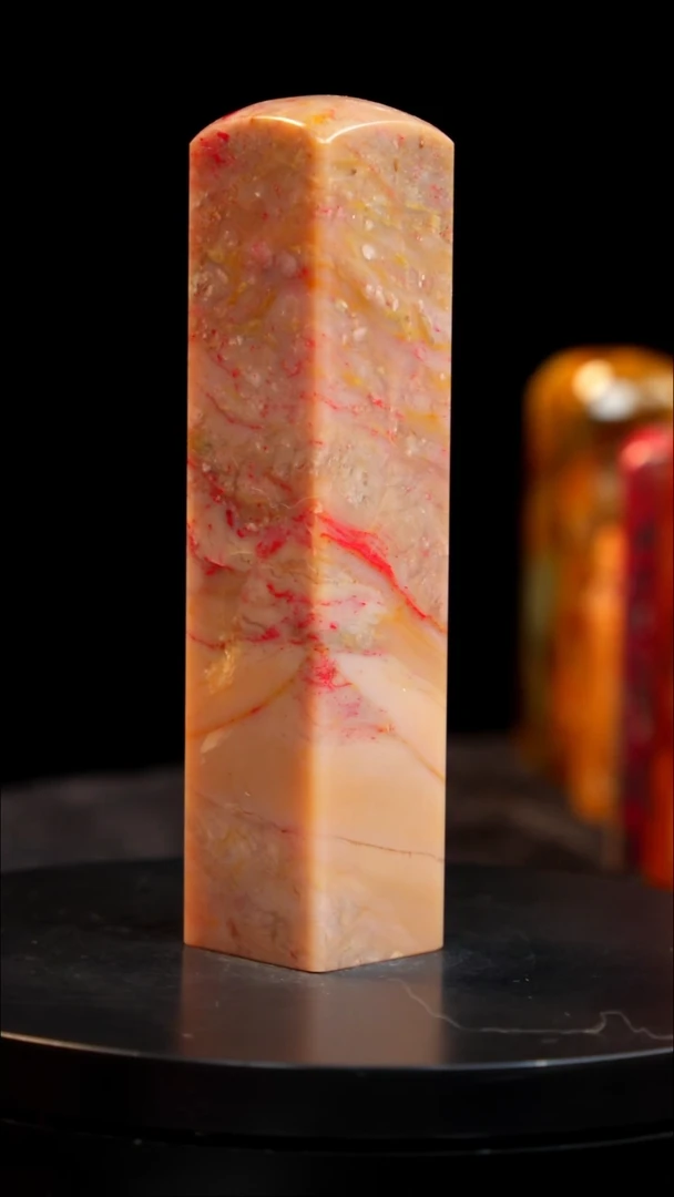 昌化石黄冻鸡血石