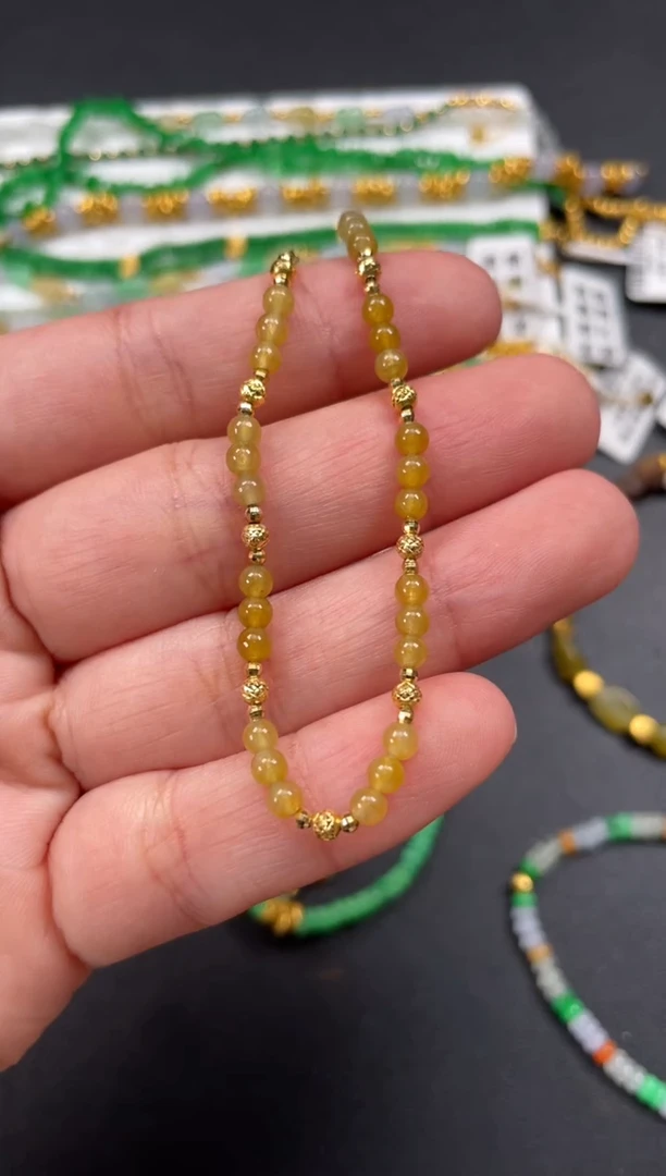 套链18K金镶嵌翡翠一个    P291