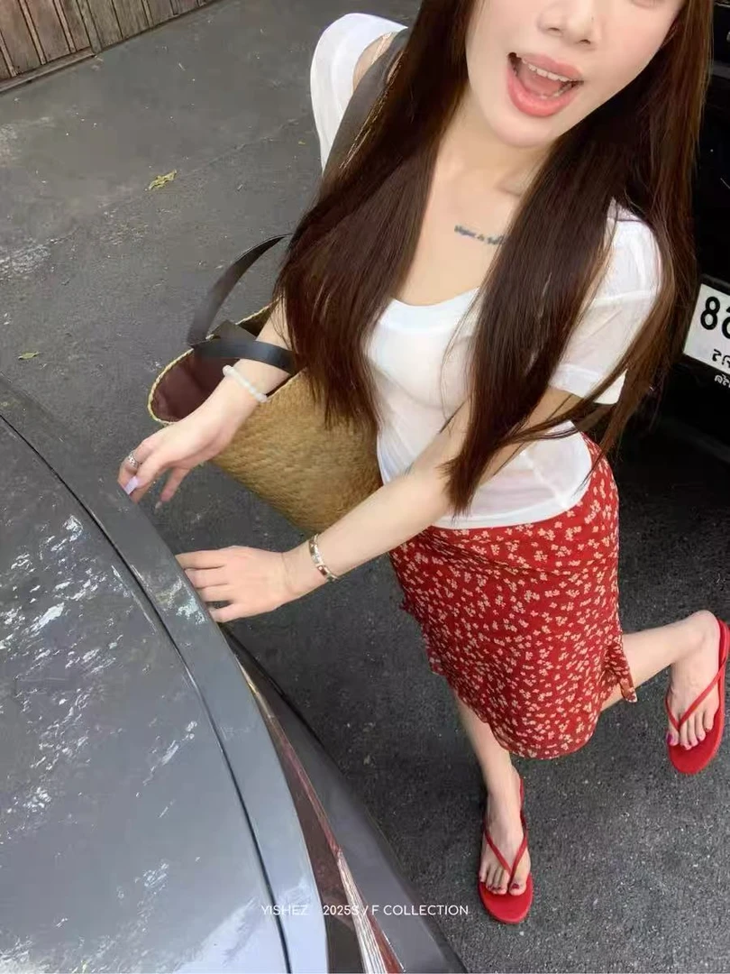 米米家 韩风甜酷显瘦高腰红碎花裙纯欲短袖春夏套装