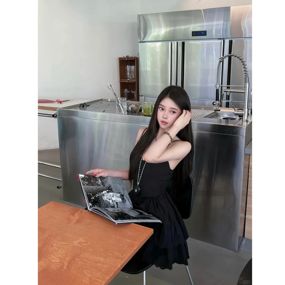 法式气质吊带连衣裙女夏季甜美蕾丝蛋糕裙海边度假沙滩裙气质长裙