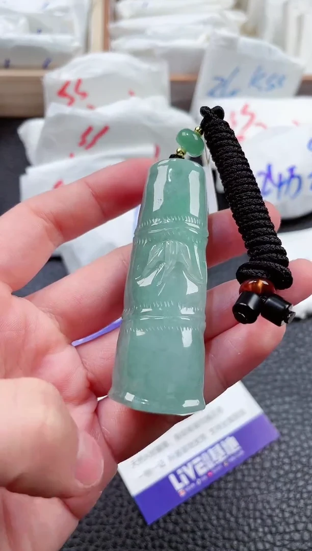 【闪购商品】翡翠颈饰未镶嵌00009483