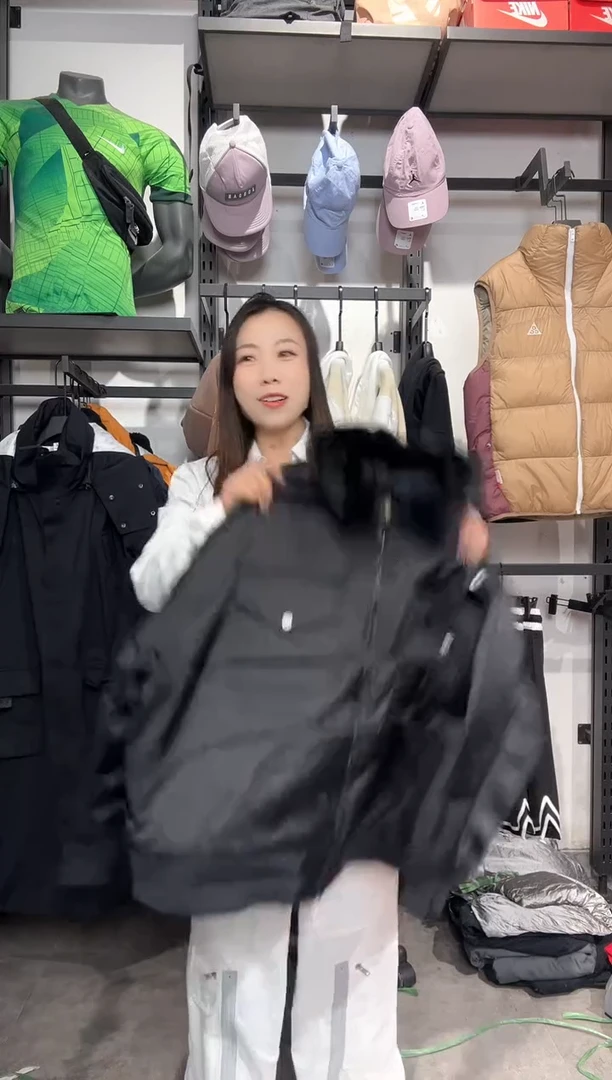 1673  编码 瑕疵款直播间过款为准 尺码    身高  L 165