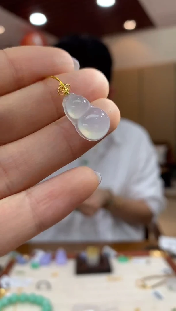 吊坠(不含链)18K金镶嵌翡翠葫芦