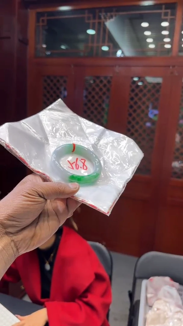 【闪购商品】翡翠手镯未镶嵌手镯