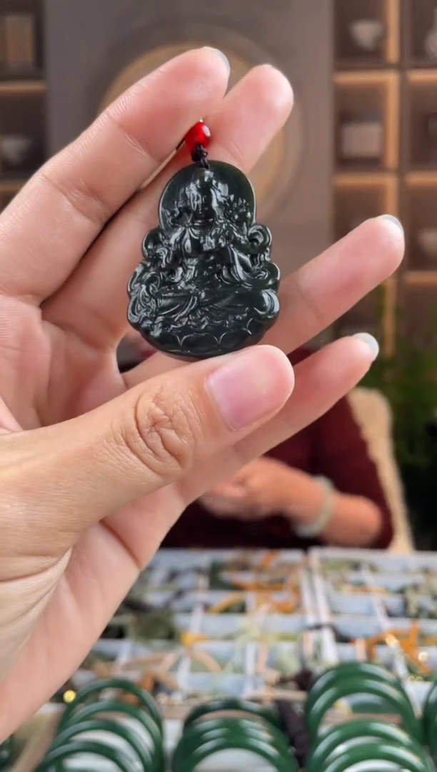 颈饰未镶嵌和田玉拍一发一，拍一发一