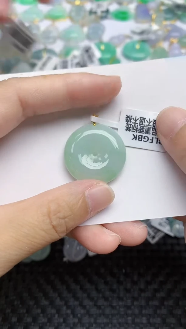 翡翠18K金镶嵌颈饰天然A货翡翠