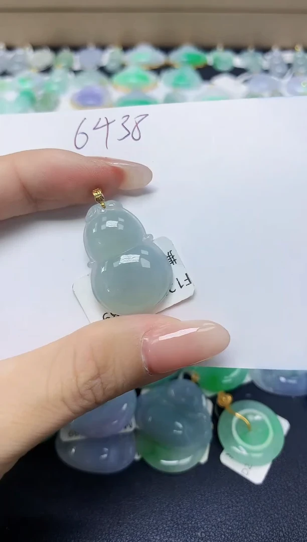 翡翠18K金镶嵌颈饰 天然缅甸翡翠A货