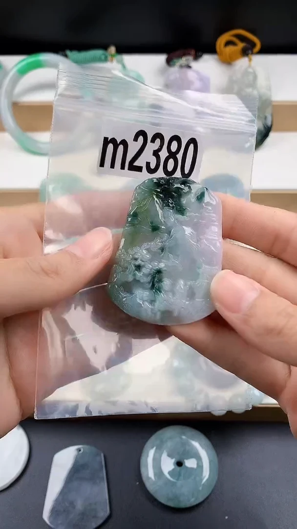 颈饰未镶嵌翡翠天然翡翠吊坠挂件