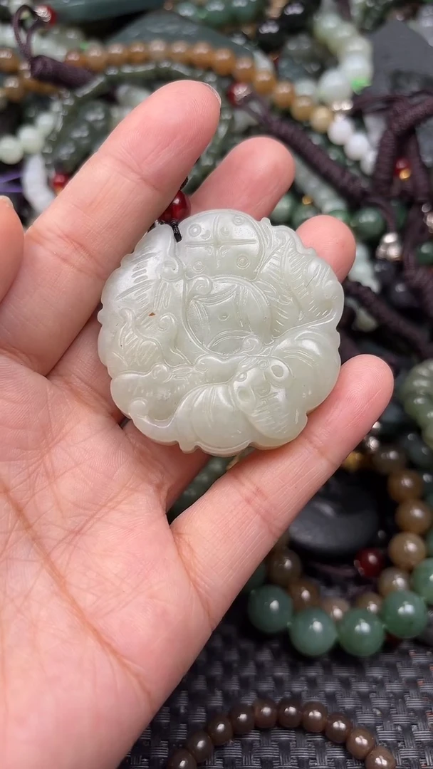 颈饰未镶嵌和田玉1