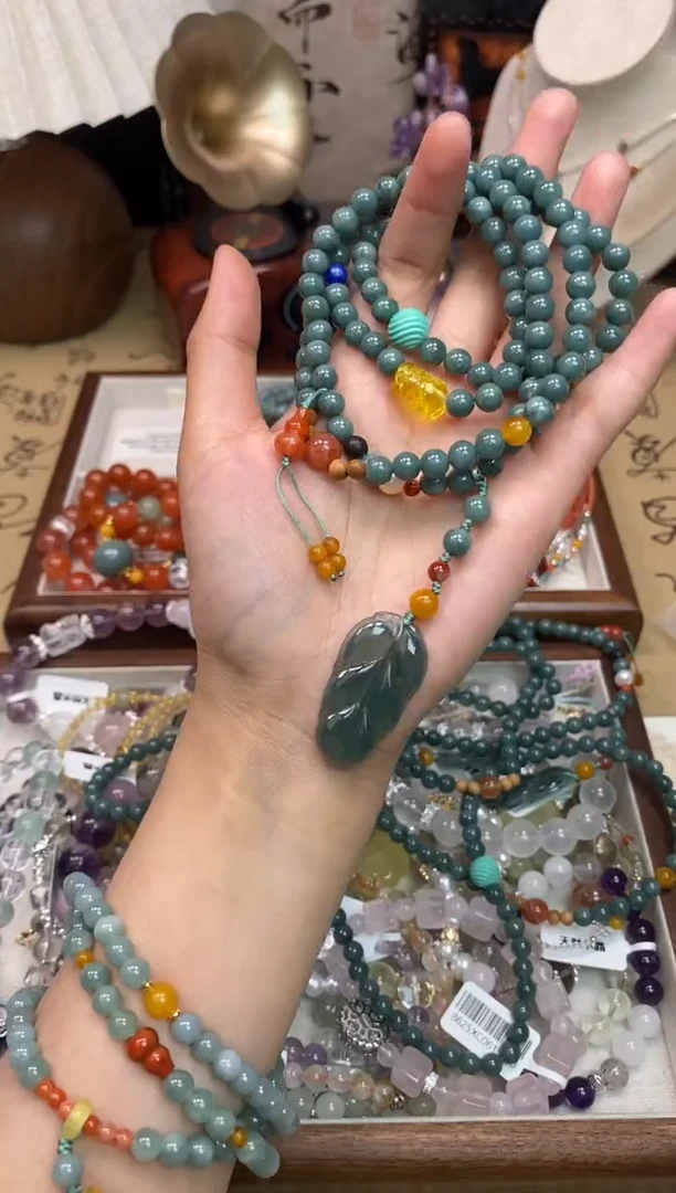 手饰翡翠未镶嵌298