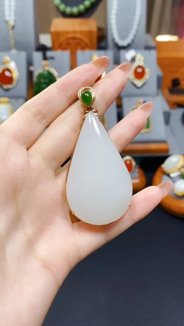 颈饰18K金镶嵌和田玉白玉羊脂大水滴吊坠*玫瑰金色