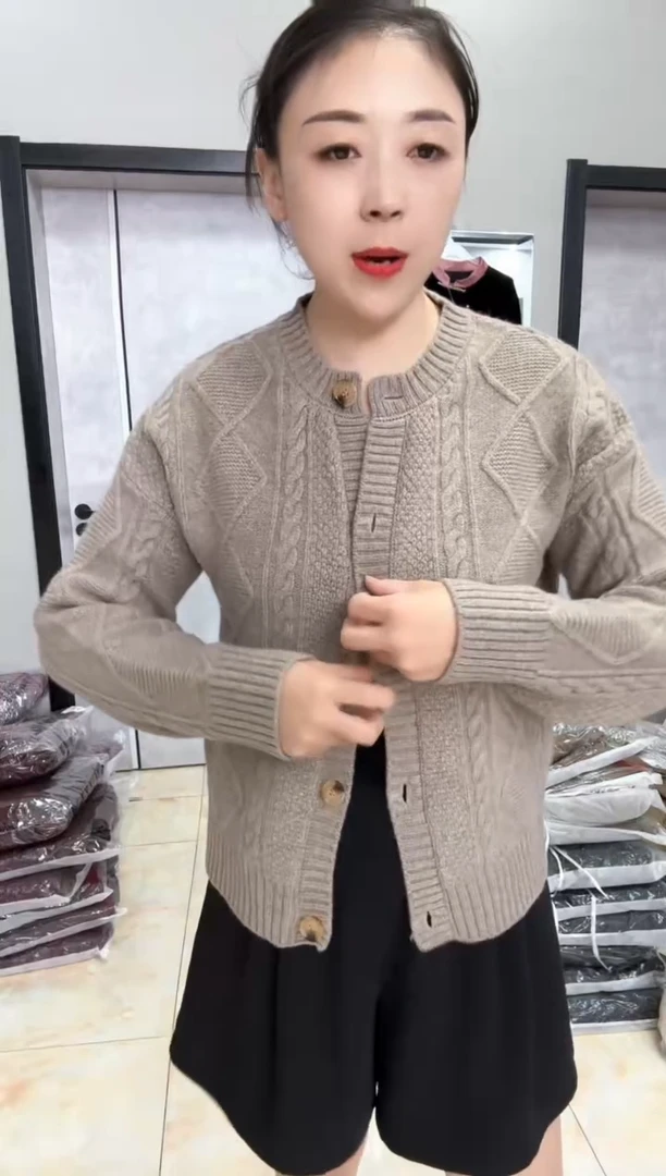 羊羔毛衣服以实物为准