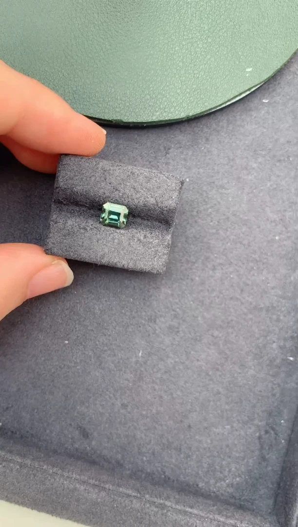 彩色蓝宝石裸石未镶嵌1.3ct绿蓝宝  DB