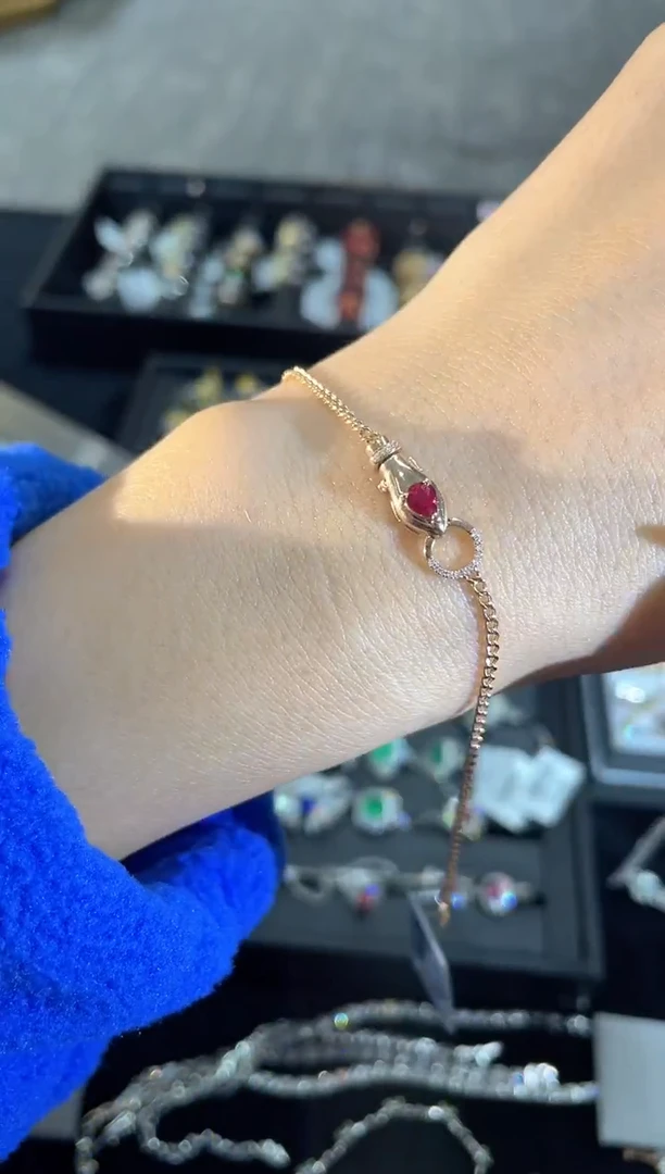 18K金镶嵌手链红宝石手链