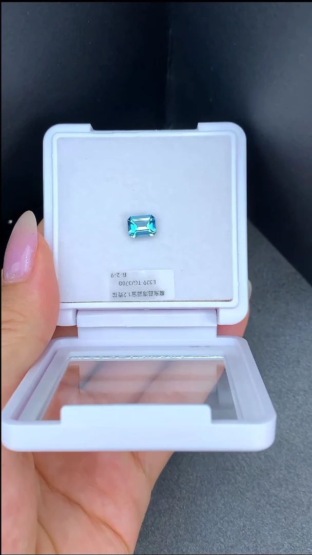 海蓝宝石裸石未镶嵌1.2克拉