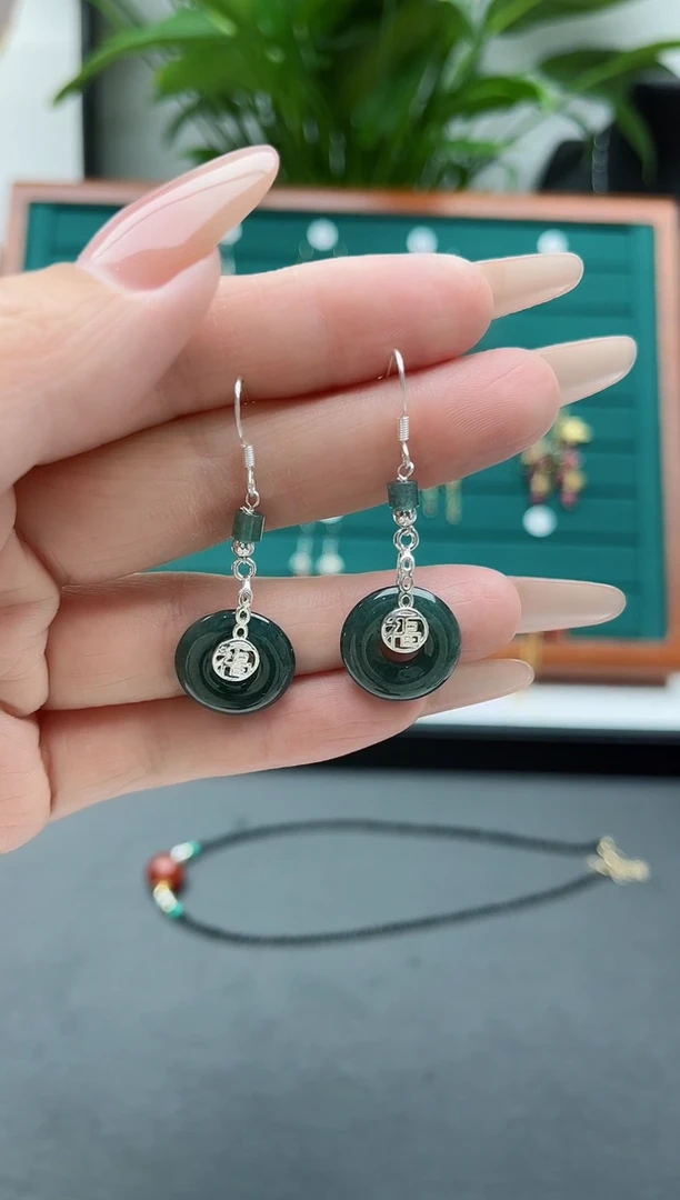 【闪购商品】翡翠耳饰银S925镶嵌6A平安扣