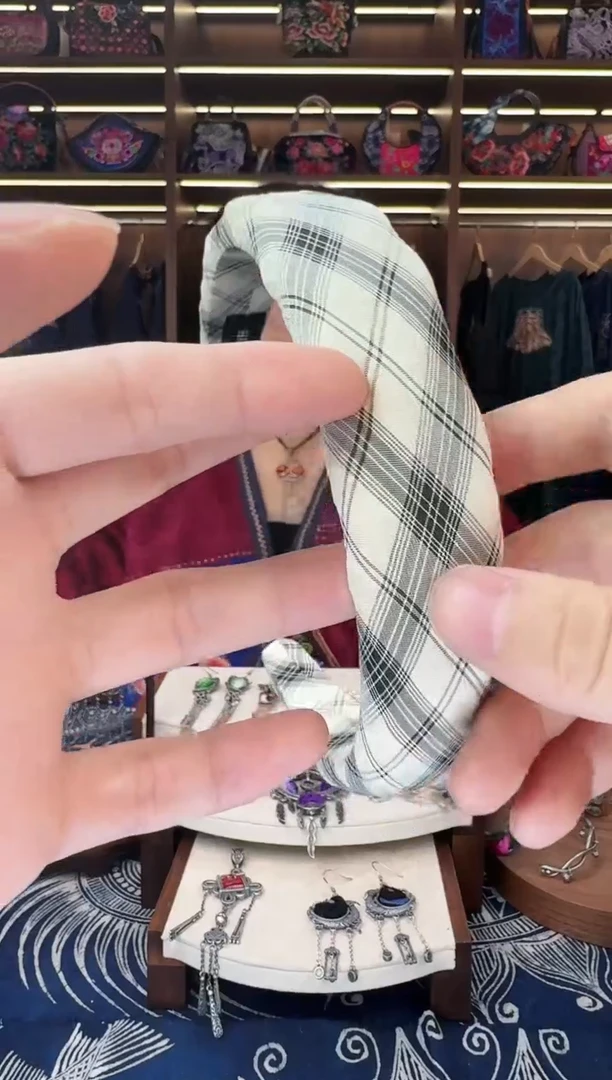 织绣L90黔东南苗族刺绣