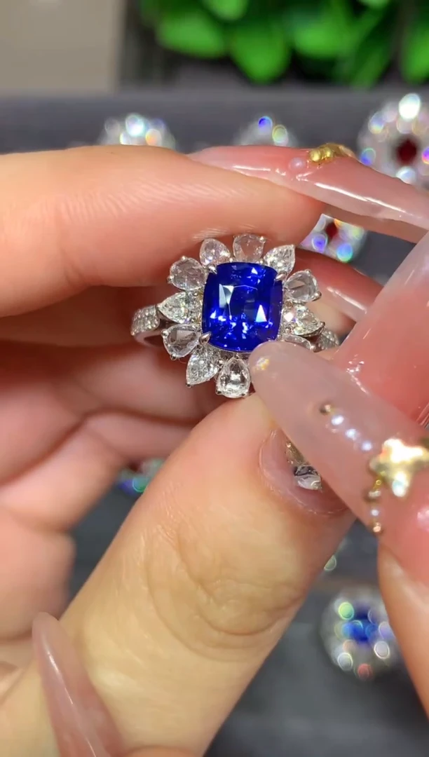 戒指蓝宝石18K金镶嵌2.25CT