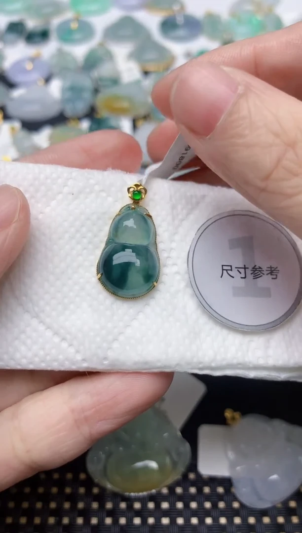 颈饰18K金镶嵌翡翠天然缅甸A货翡翠