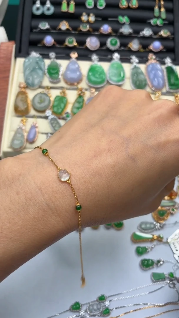 颈饰18K金镶嵌翡翠天然翡翠A货