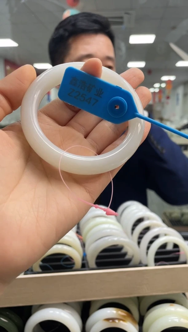 未镶嵌手镯和田玉手镯  Z2547 圈口60