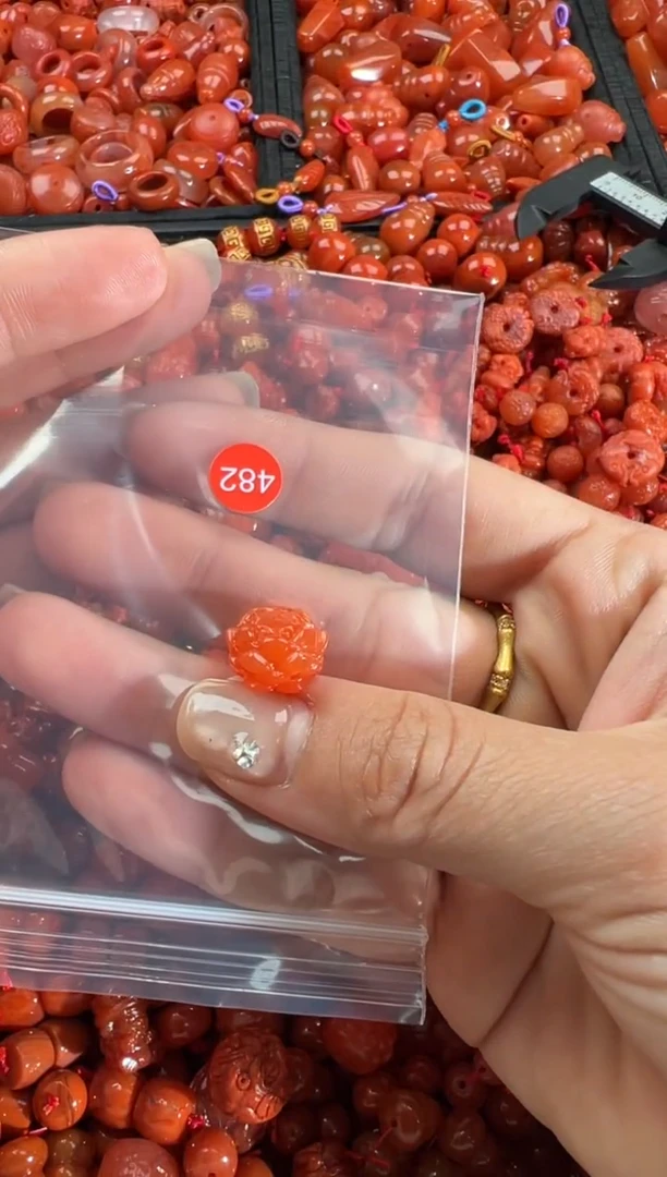 【闪购商品】南红玛瑙颈饰未镶嵌4