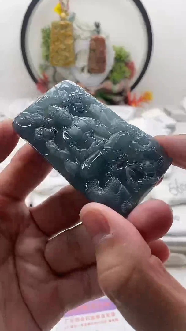 颈饰未镶嵌翡翠千手观音