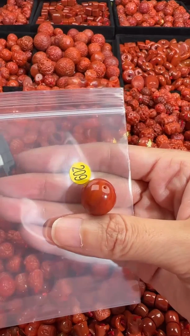 南红玛瑙未镶嵌颈饰1