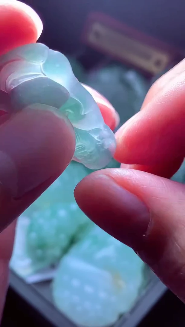 未镶嵌定制翡翠秀*?毛货翡翠定制