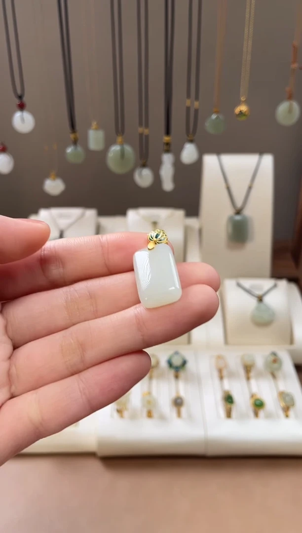 颈饰银S925镶嵌和田玉和田玉吊坠