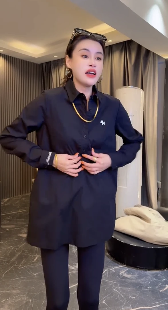 欧货2025秋冬新款简约中长款纽扣翻领刺绣衬衫女宽松百搭遮臀上衣