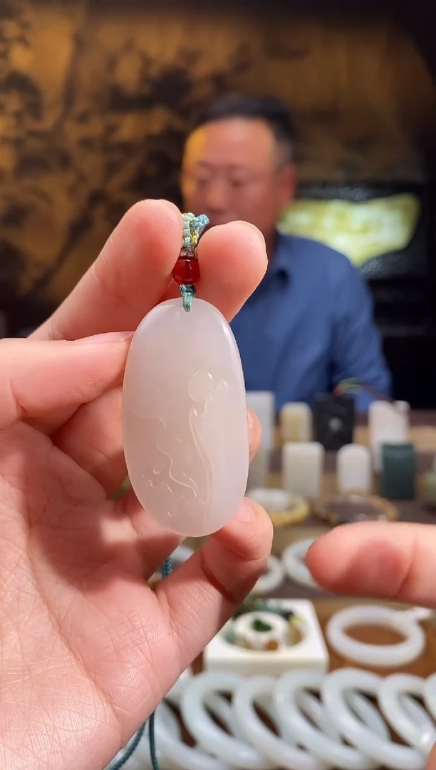 颈饰未镶嵌和田玉 无相佛