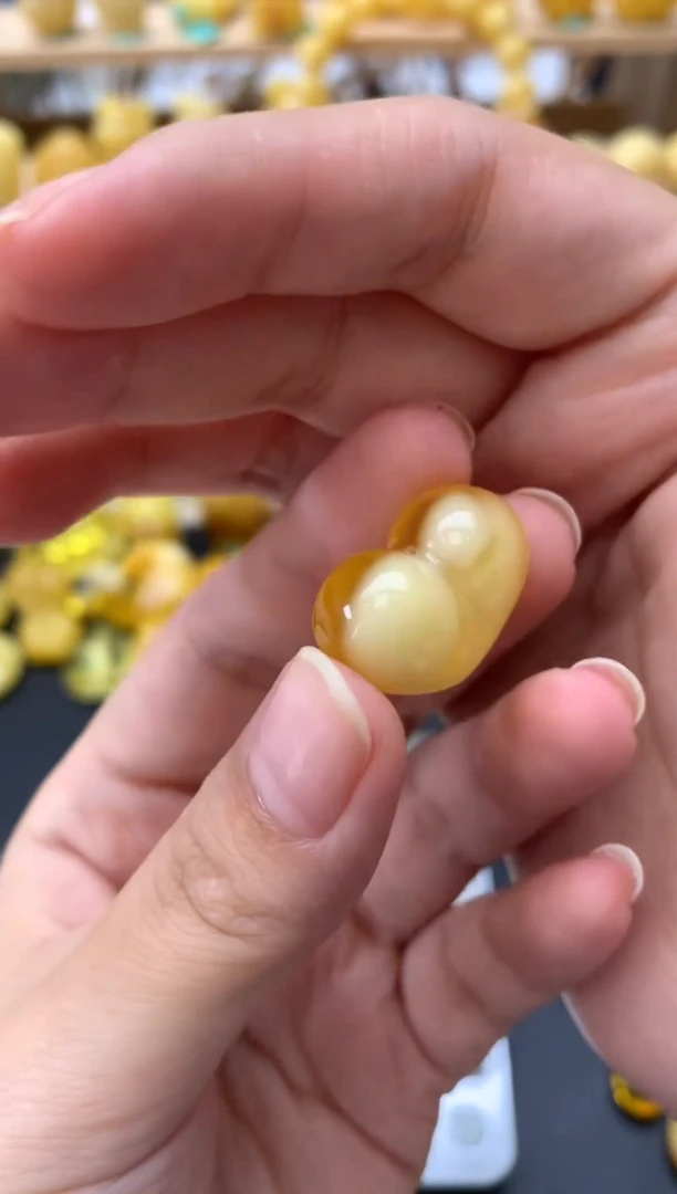 琥珀未镶嵌珠宝奇石150琥珀蜜蜡微瑕花粉