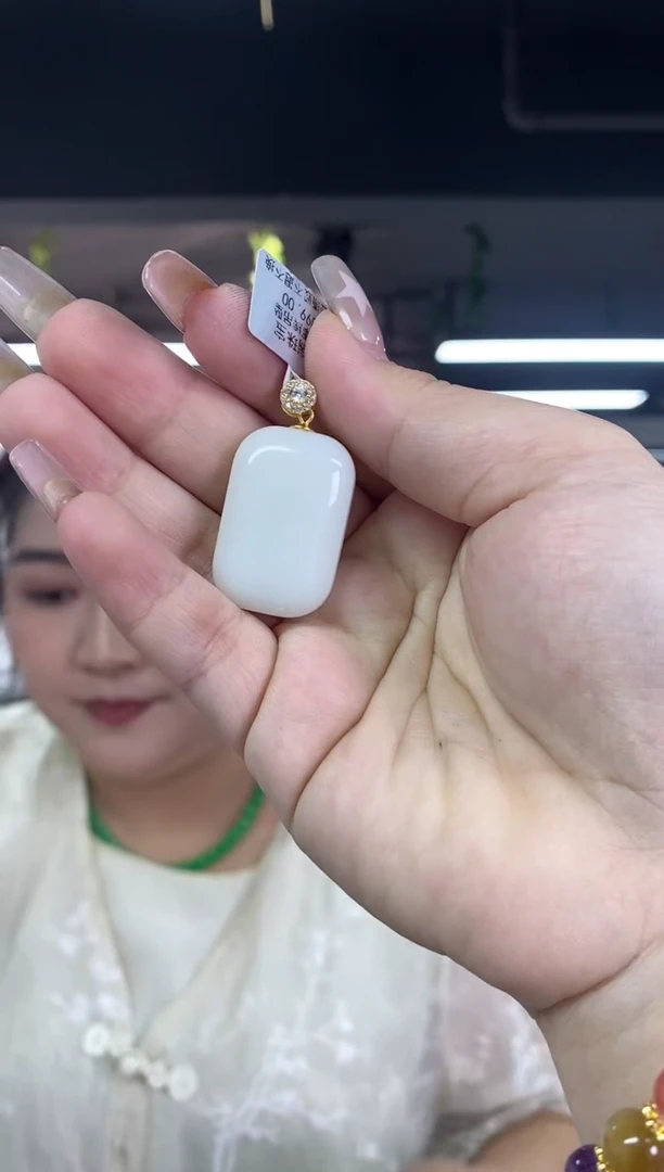 和田玉未镶嵌颈饰多样性发其一颜色微差