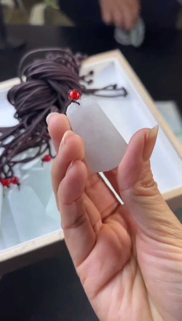 未镶嵌挂件翡翠多样性发一件R703142