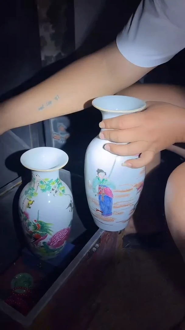 瓷片1件.........其中一件给