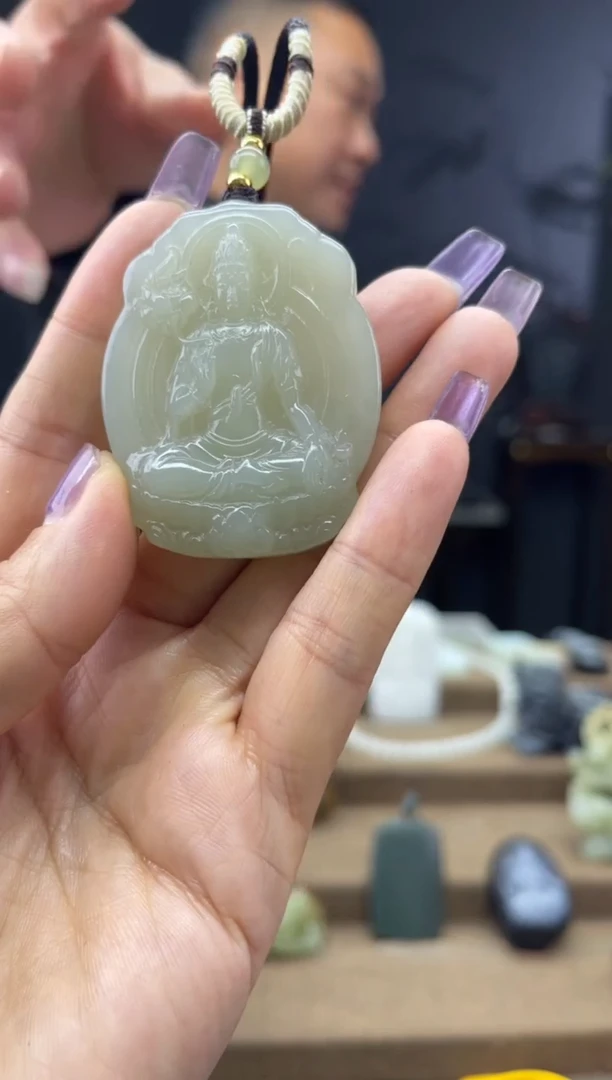 颈饰未镶嵌和田玉1