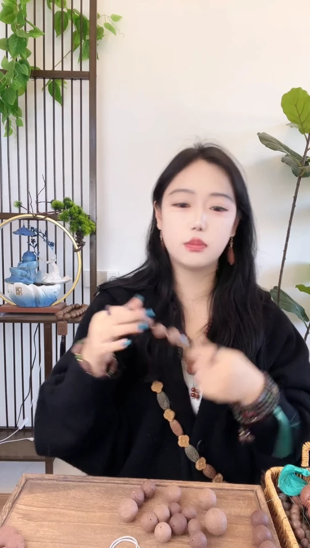 珠串古龙涎3颗脖挂