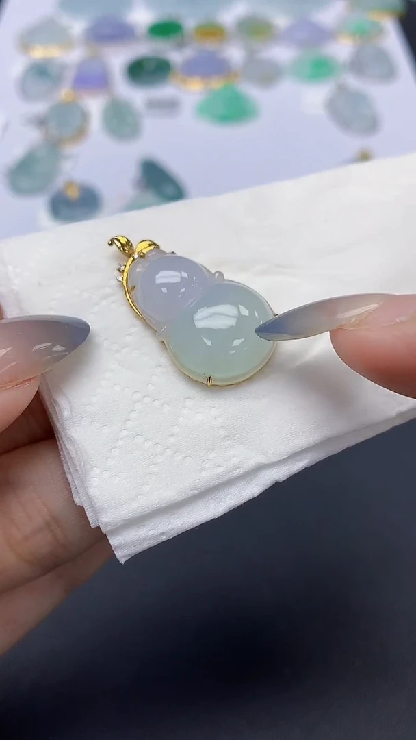 翡翠18K金镶嵌颈饰天然缅甸a货翡翠