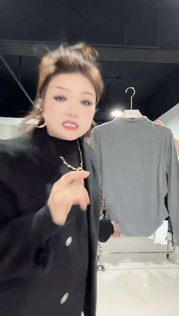 940--小花打底衫--灰色