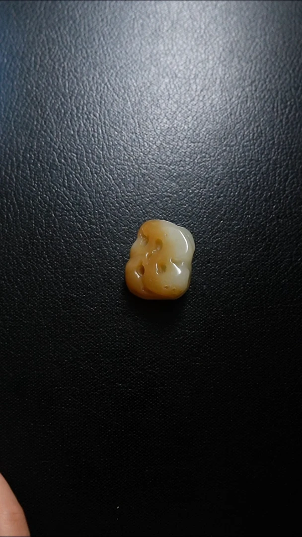 颈饰未镶嵌和田玉吊坠