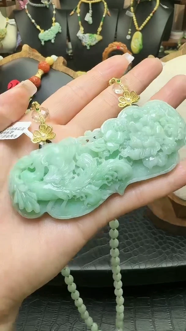 【闪购商品】翡翠颈饰未镶嵌凤穿牡丹
