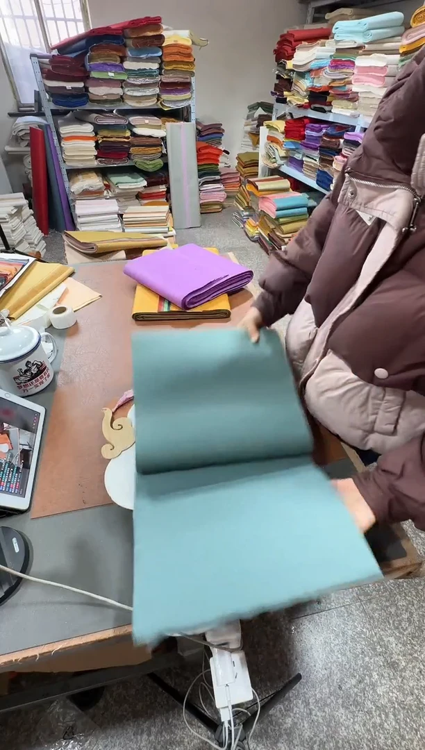 32*180瓦蓝色褚皮光板25张