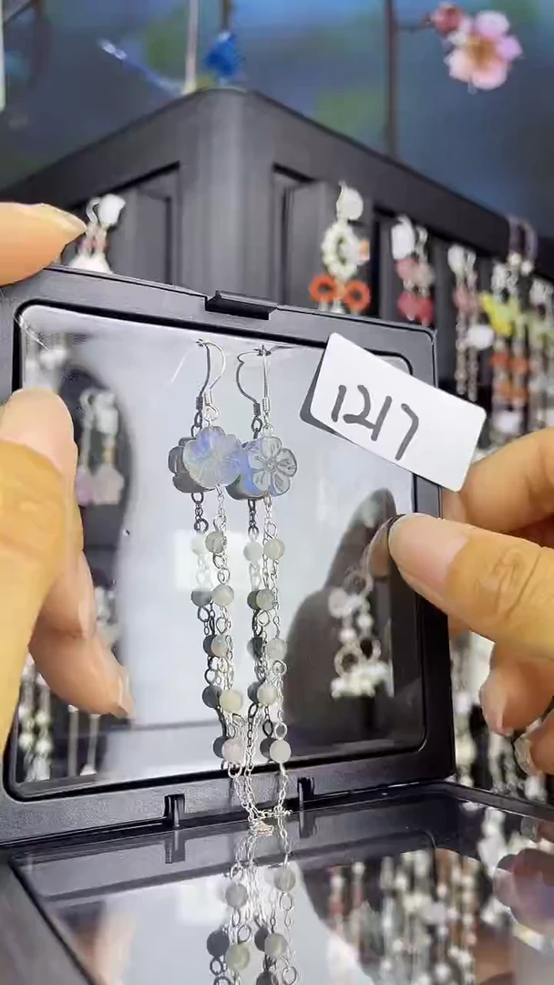 未镶嵌耳饰月光石喜欢拍